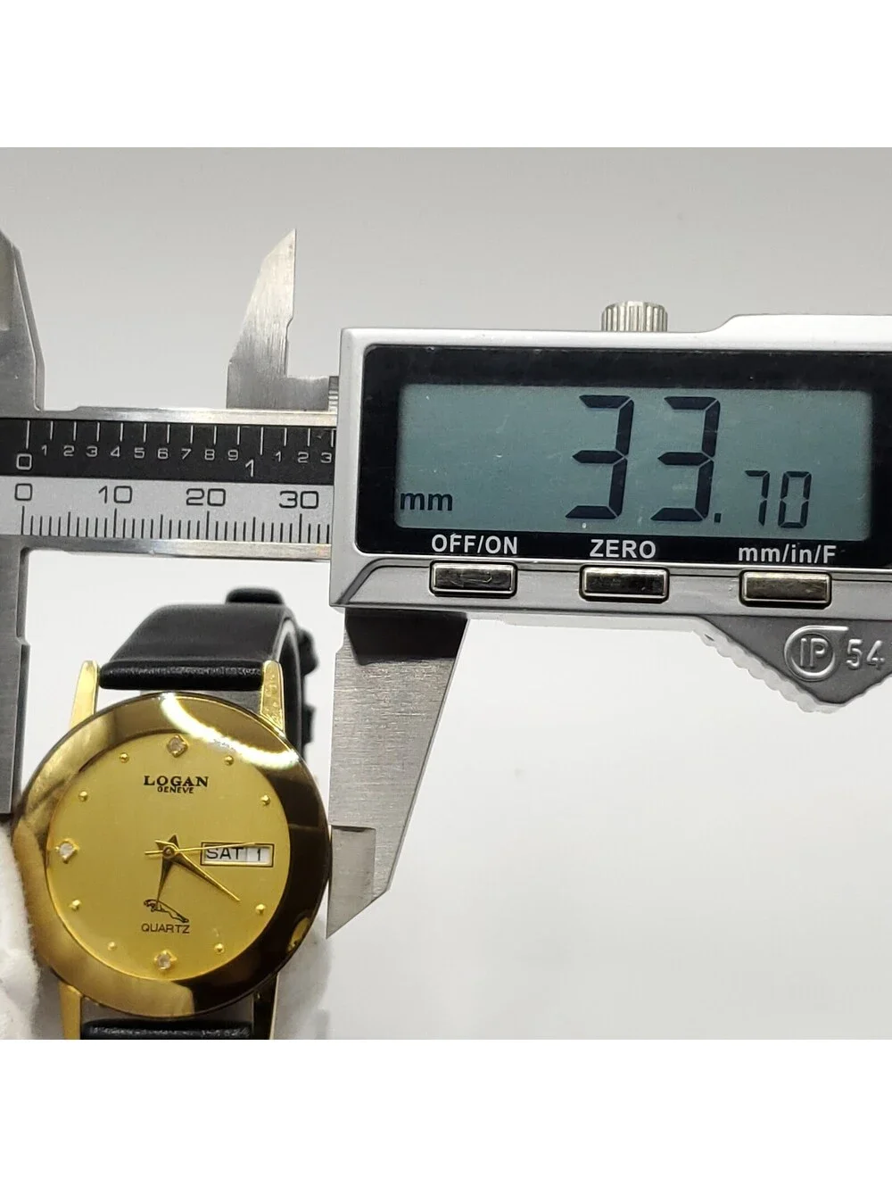 Logan Geneve Quartz Gold Tone Day/Date Dial Watch Women 32mm New Battery